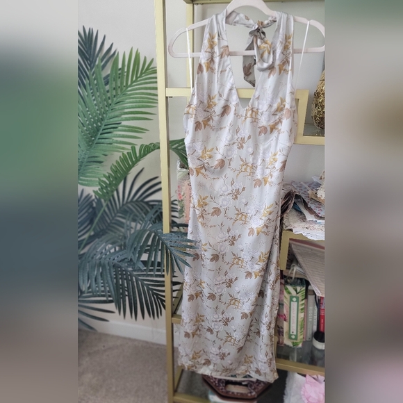 NWT Red Dress Boutique Light Sage Floral Halter Midi Dress - Women's Size Large - Picture 3 of 7